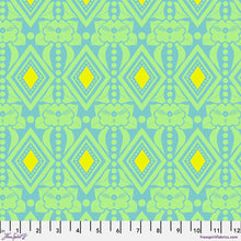 Load image into Gallery viewer, Vivacious Fat Quarter Bundle