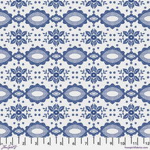Load image into Gallery viewer, Folk Heart Quilt Pattern